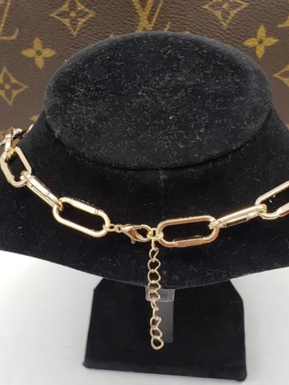 Gold-Plated Necklace with Authentic Louis Vuitton Padlock - Picture 4 of 5